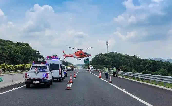 佛坪高速公路汽车救援案例